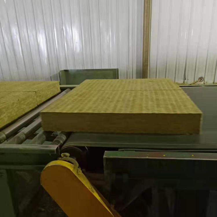 保温建筑外护板材A级_新型节能建材岩棉保温板多少钱